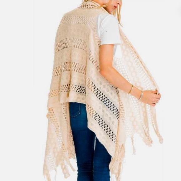 🟣 Women's Cream Sleeveless Light Knit Fringe Open Front Poncho Cardigan Vest - Picture 3 of 6